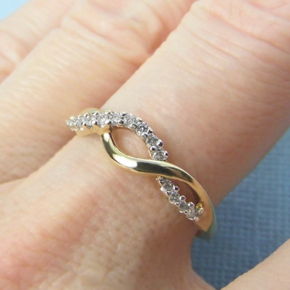 0.20 CTW Genuine Diamond Wave 10KY GOLD Ring 7.5 - Picture 5 of 10